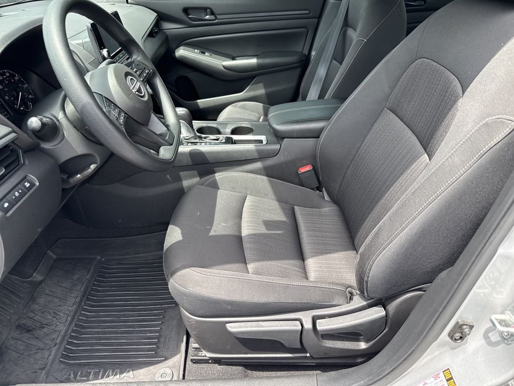 Used 2024 Nissan Altima Sedan