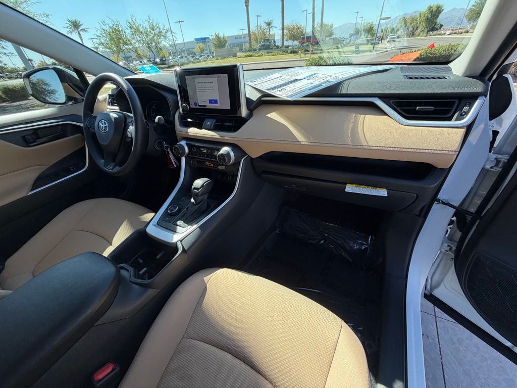 Thumbnail: 2025 Toyota RAV4 - 17