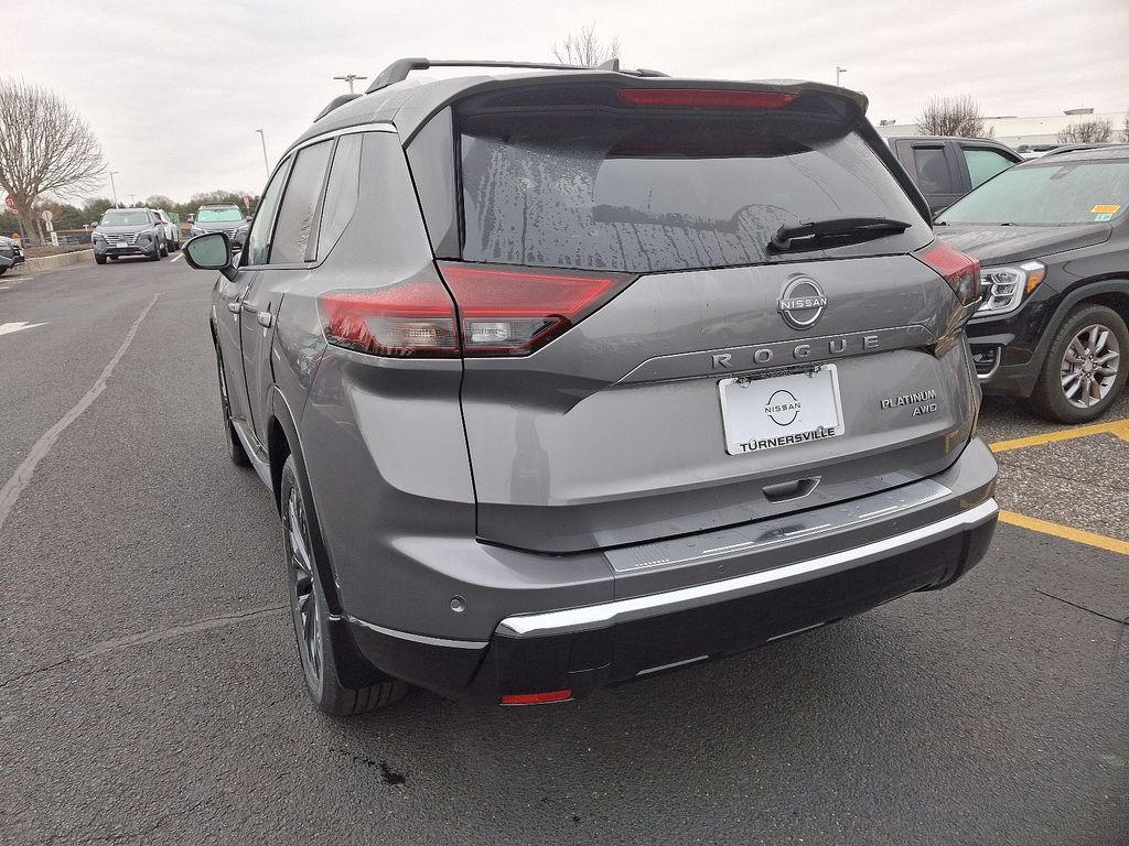 2025 Nissan Rogue Platinum 3