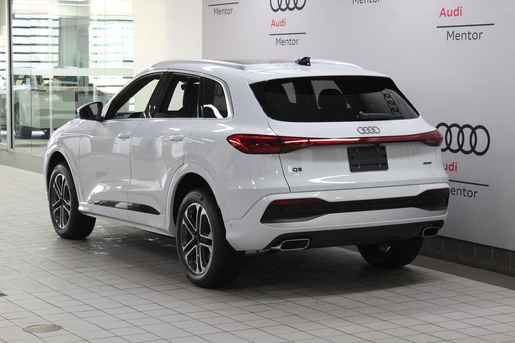 Thumbnail: 2025 Audi Q5 - 4