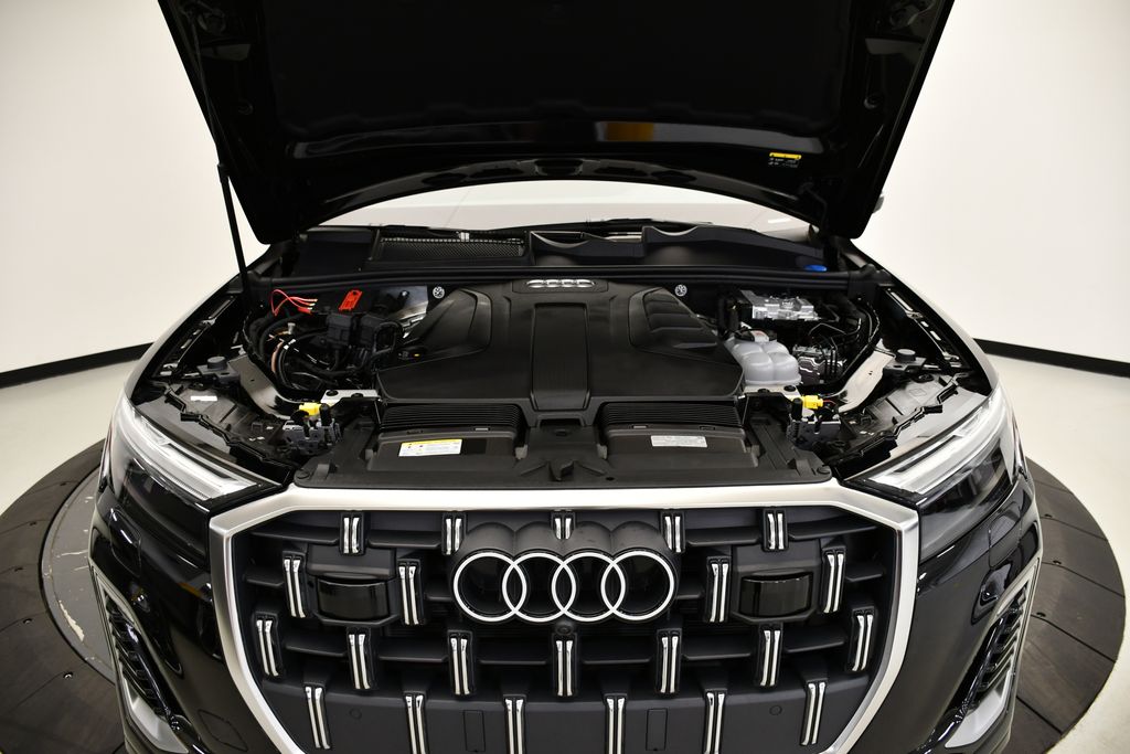 2025 Audi Q7 Premium 11