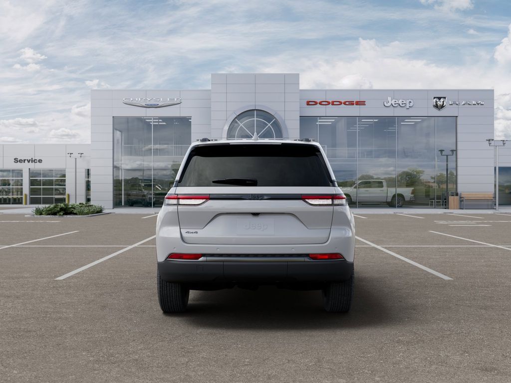 New 2026 White Jeep Altitude image 7