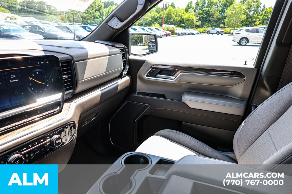 Used 2025 Gray Chevrolet LT/MT Certified image 42