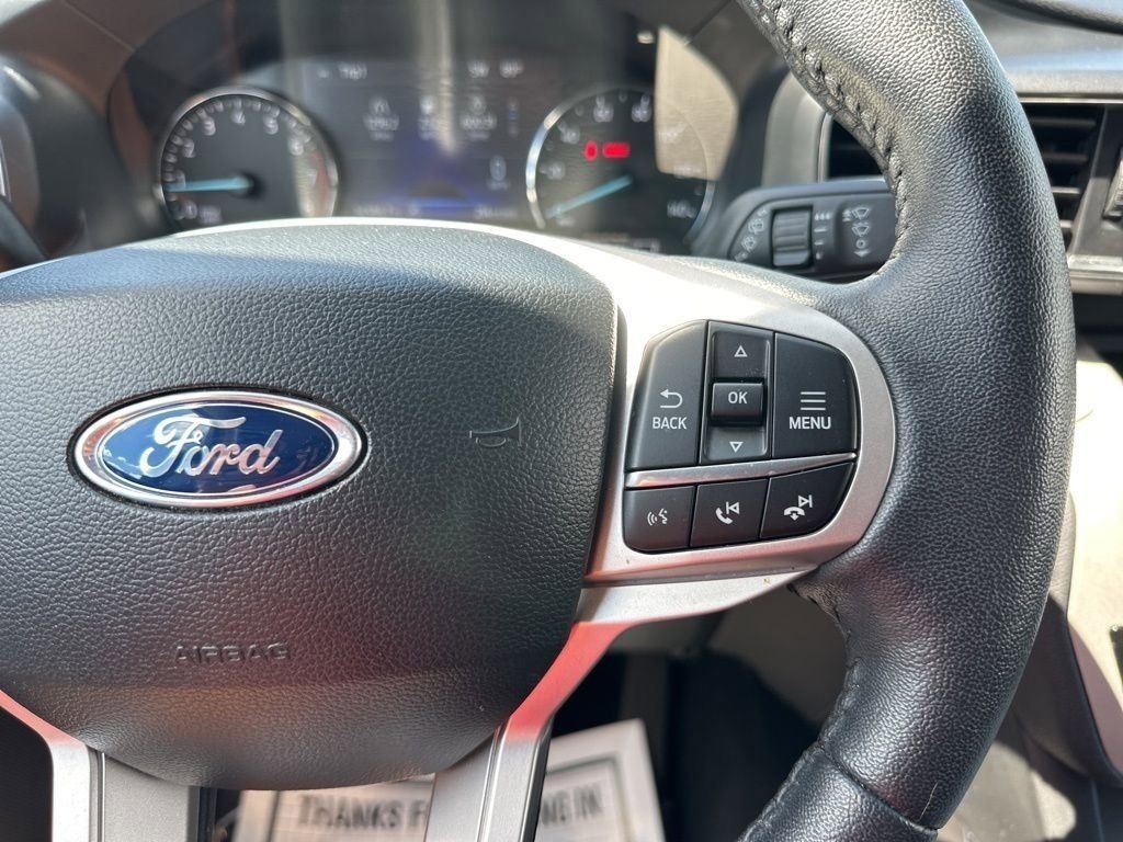 2024 Silver Metallic Ford Explorer XLT RWD SUV