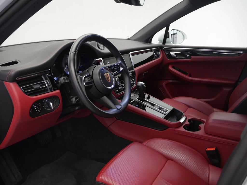 Thumbnail: 2023 Porsche Macan - 4