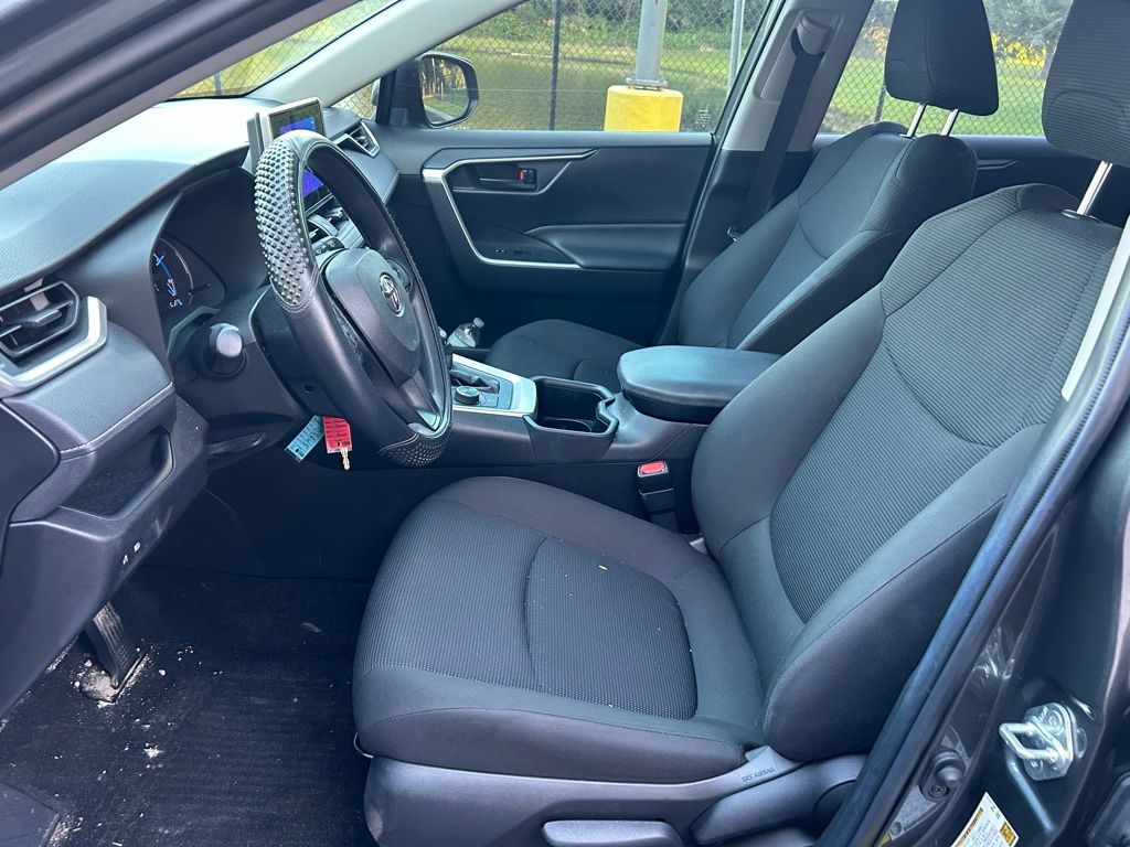 2023 Toyota RAV4 LE 14