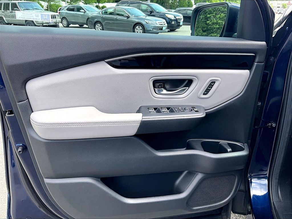 2025 Honda Pilot — photo 9
