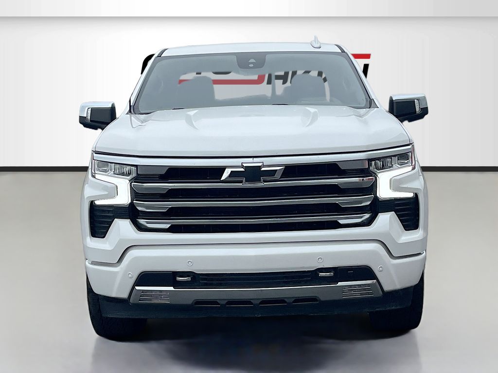 Used 2025 Beige Chevrolet High Country image 2