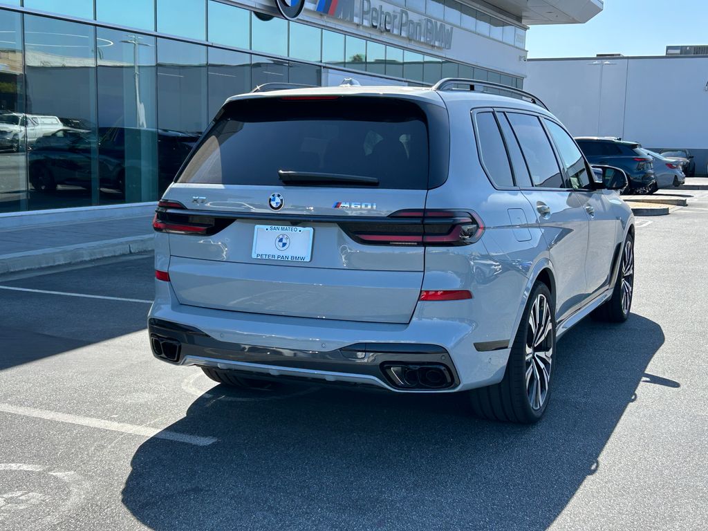 Thumbnail: 2027 BMW X7 - 5