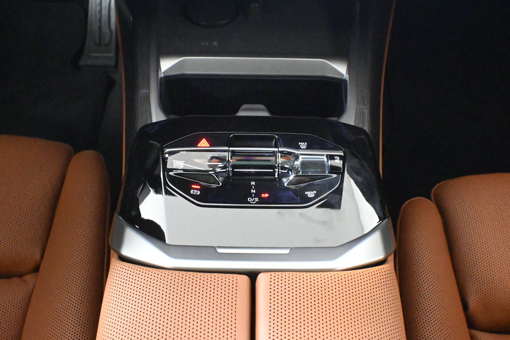 Thumbnail: 2027 BMW 7 Series - 23