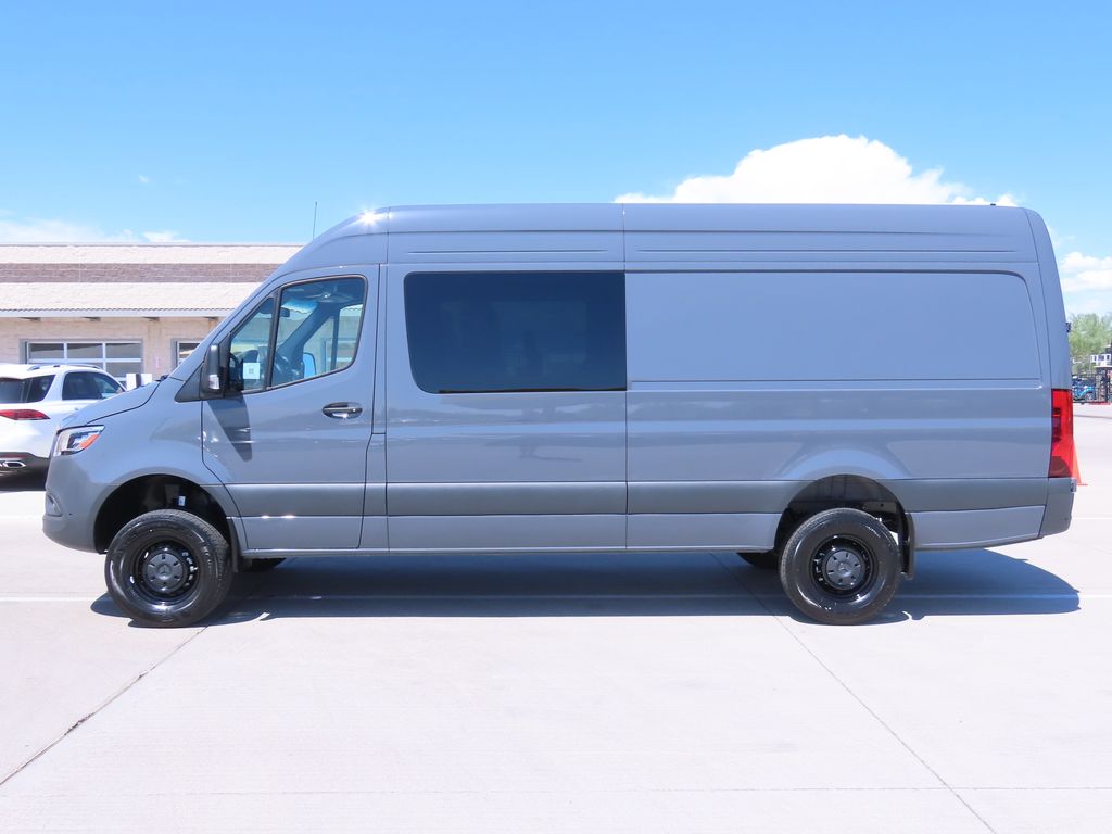 2024 Mercedes-Benz Sprinter 2500 8