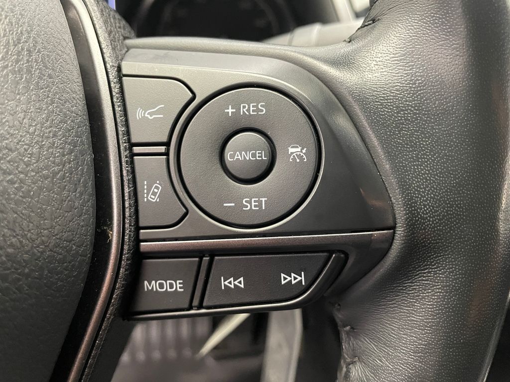 2023 Toyota Camry SE 23