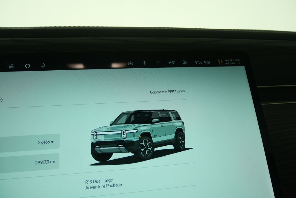 Thumbnail: 2023 Rivian R1S - 27
