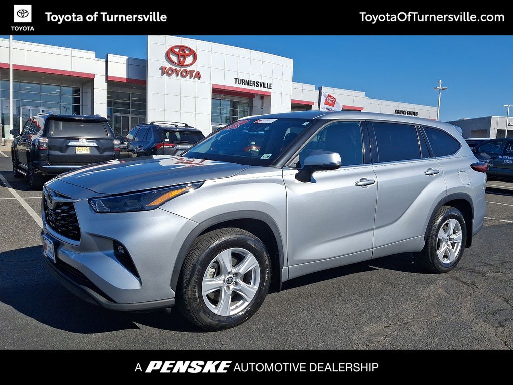 2022 Toyota Highlander LE -
                Turnersville, NJ