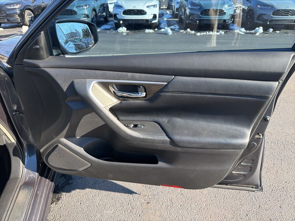 Thumbnail: 2013 Nissan Altima - 26