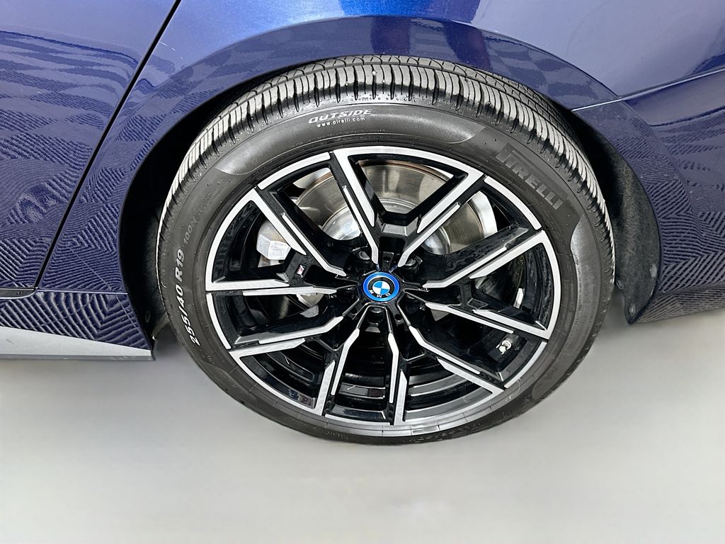 Thumbnail: 2024 BMW i4 - 31