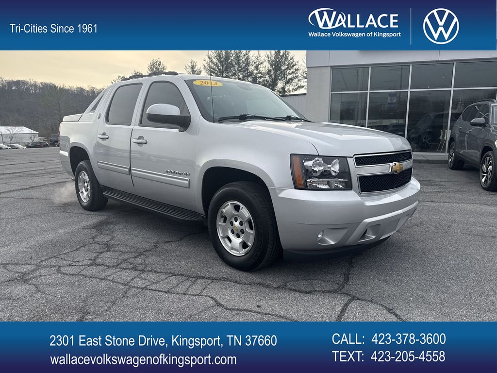 2013 Chevrolet Avalanche LS Black Diamond Edition RWD