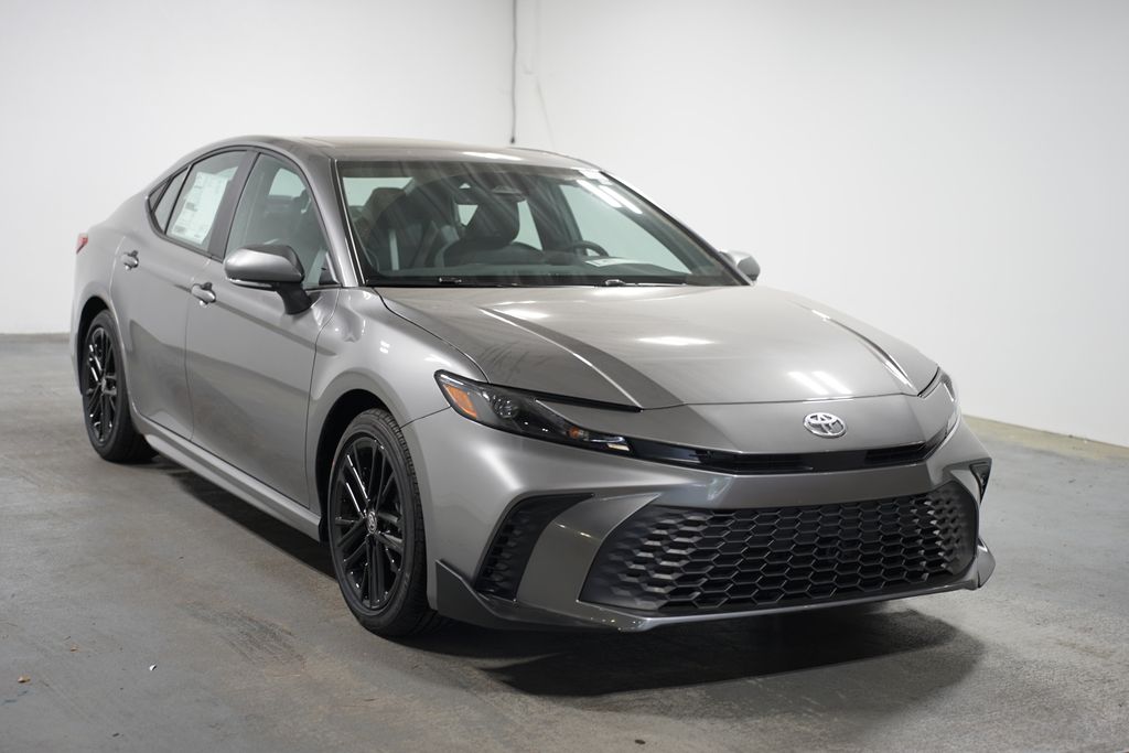 2025 Toyota Camry SE 3