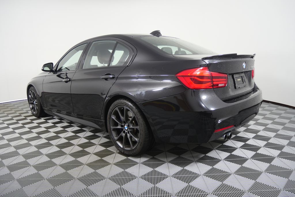 Thumbnail: 2016 BMW 3 Series - 2
