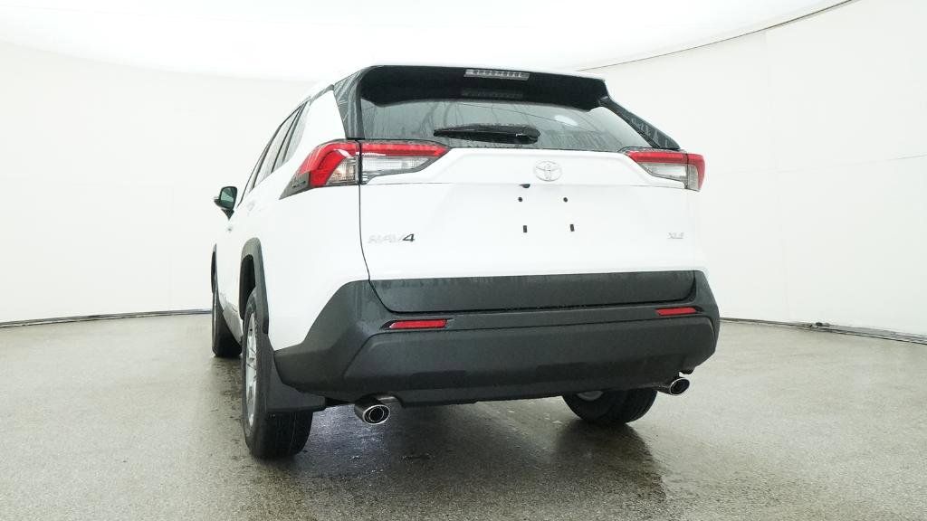 Thumbnail: 2025 Toyota RAV4 - 18