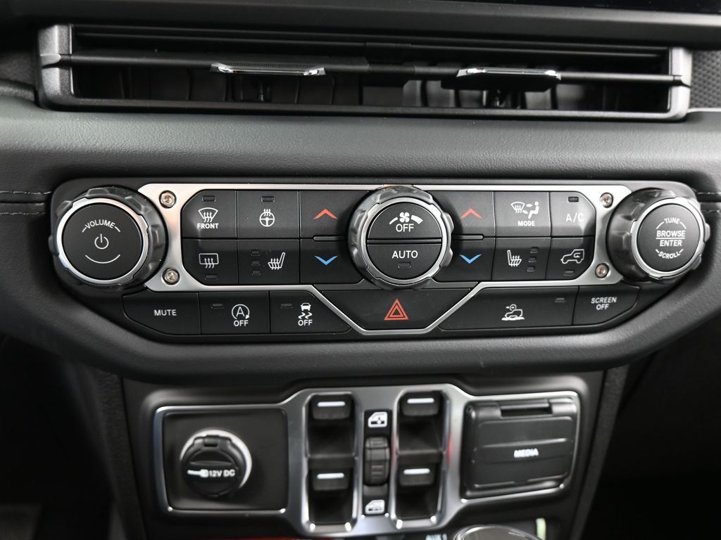 New 2026 Anvil Clearcoat Jeep Rubicon image 17