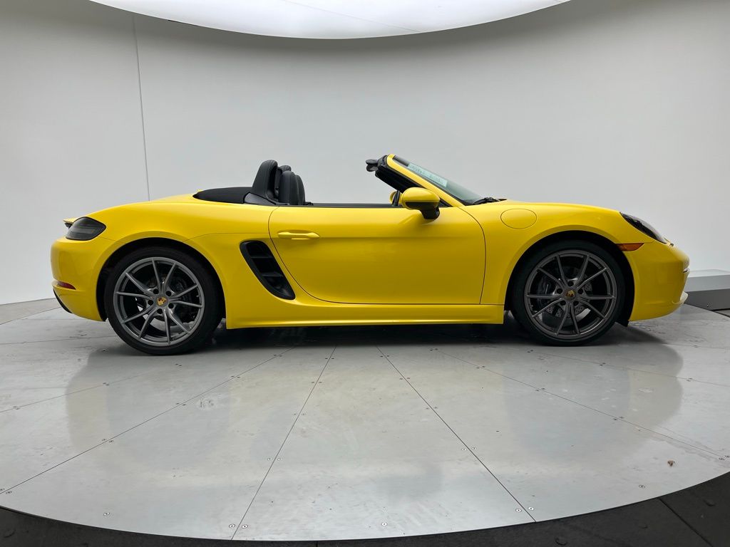 Thumbnail: 2019 Porsche 718 Boxster - 23