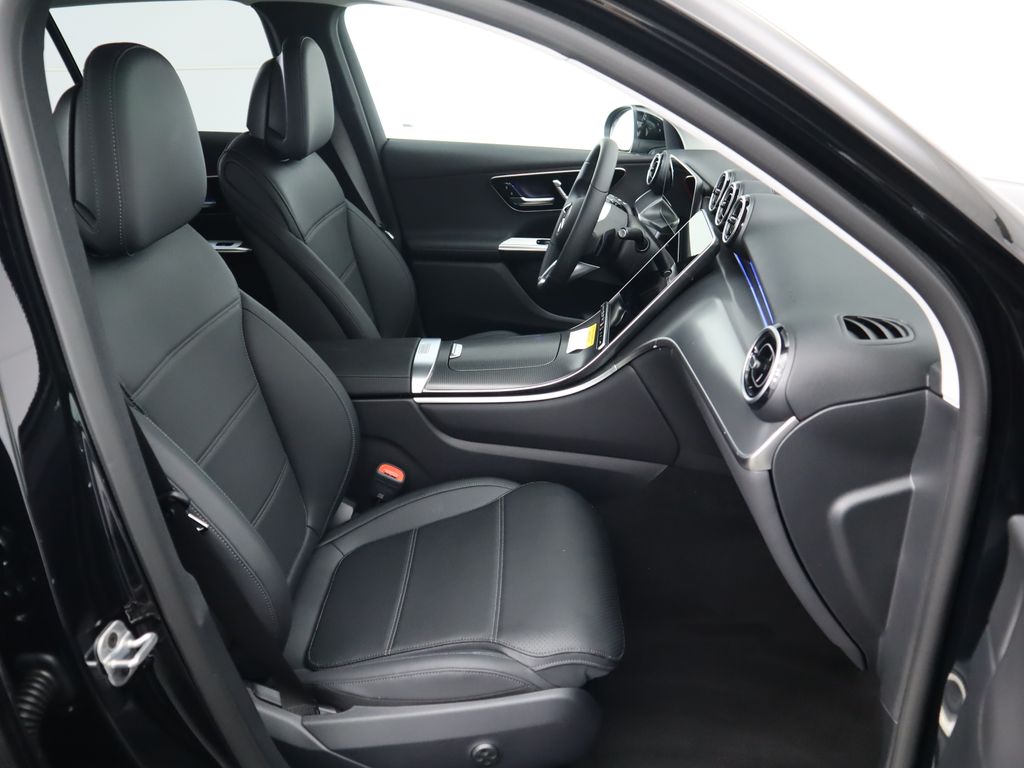 2025 Mercedes-Benz GLC 350 22