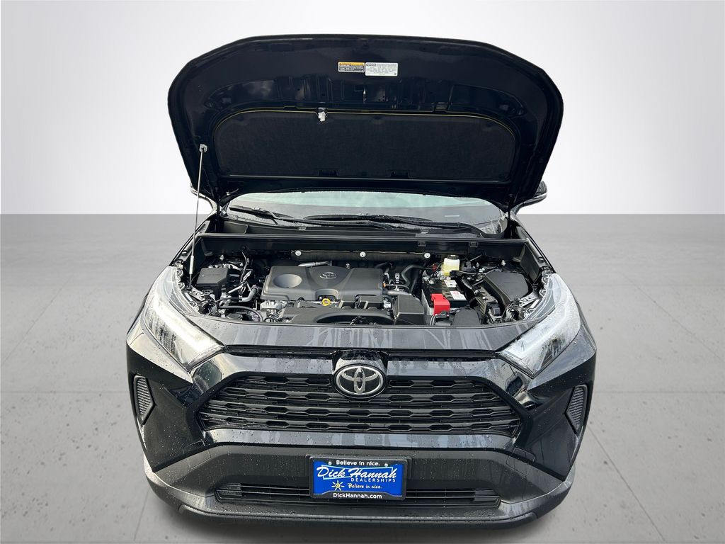 2025 Toyota RAV4 XLE photo 2