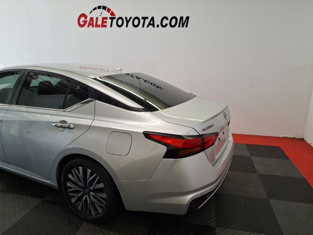 Used 2024 Nissan Altima Sedan