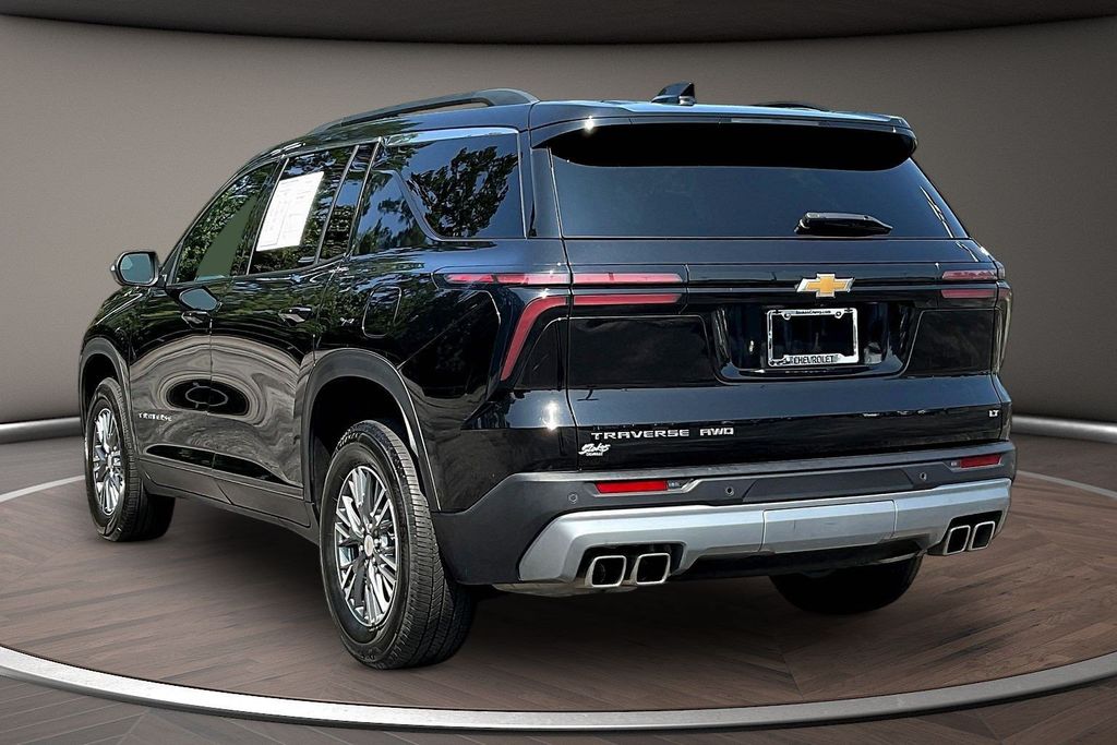 Used 2024 Chevrolet Traverse SUV