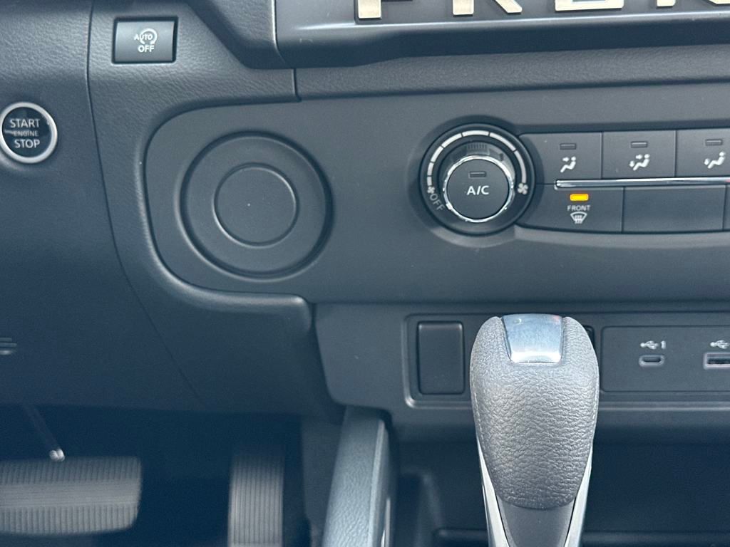 2025 Nissan Frontier SV photo