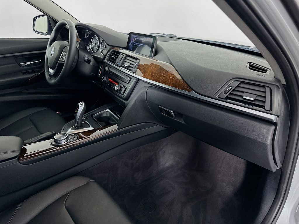 Thumbnail: 2014 BMW 3 Series - 29