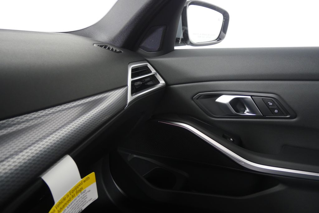 Thumbnail: 2026 BMW 3 Series - 24