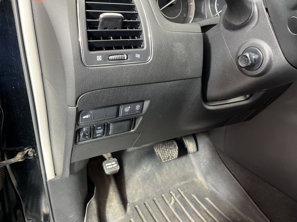 Thumbnail: 2019 Nissan Armada - 28