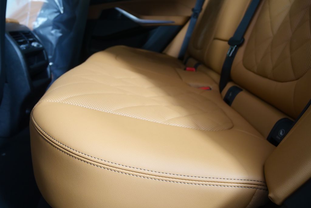 Thumbnail: 2026 BMW X5 - 14