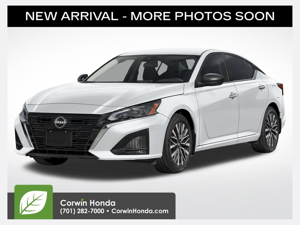 Glacier White 2025 Nissan Altima Sedan All-Wheel Drive Continuously Variable Transmission