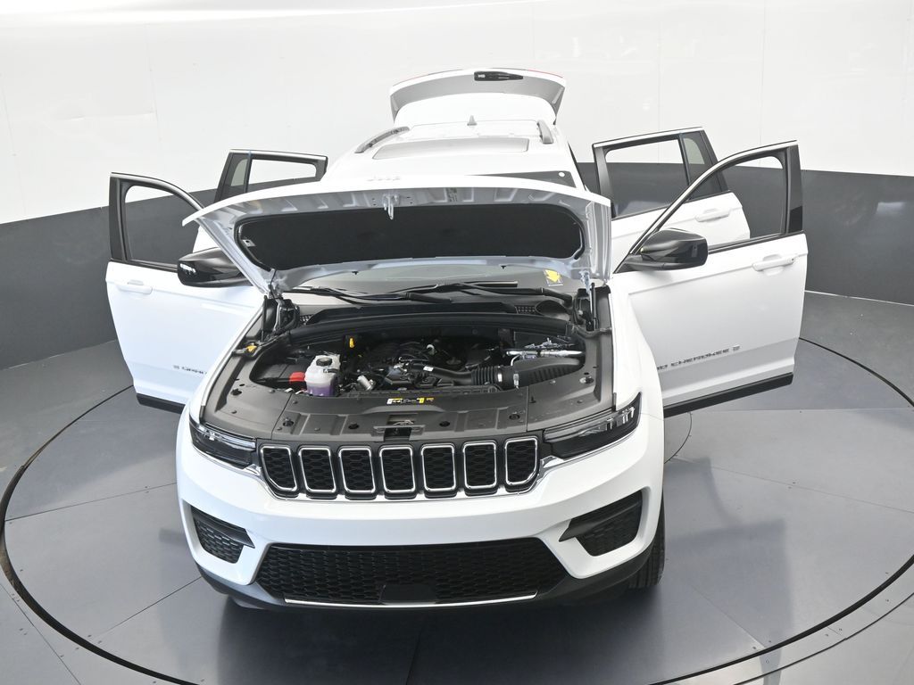 Used 2025 Bright White Clearcoat Jeep Laredo X image 65