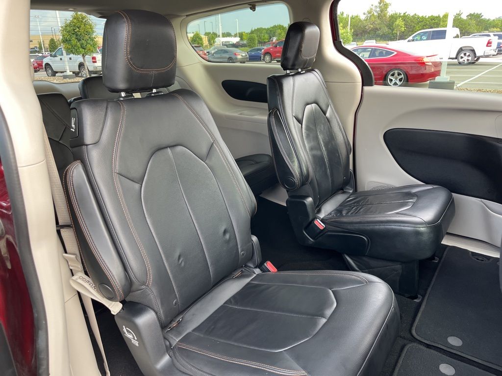Thumbnail: 2017 Chrysler Pacifica - 26