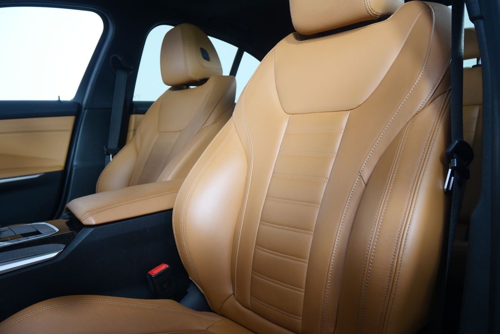 Thumbnail: 2019 BMW 3 Series - 12
