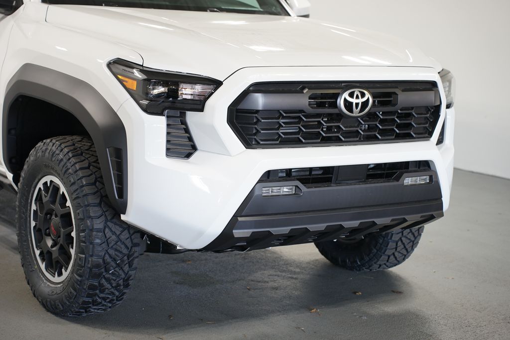 Thumbnail: 2025 Toyota Tacoma - 4