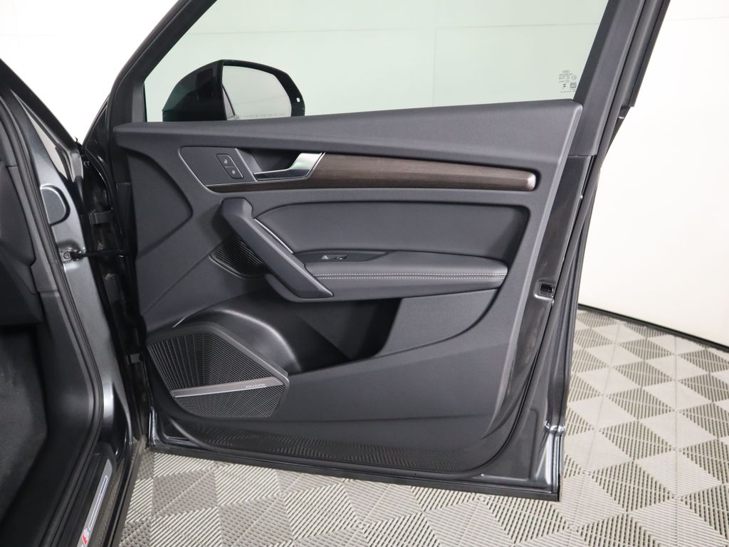 2025 Audi Q5  27