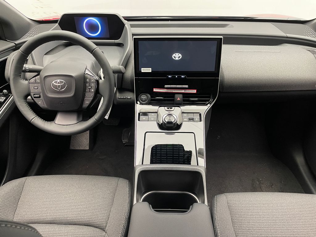 2025 Toyota bZ4X XLE 19