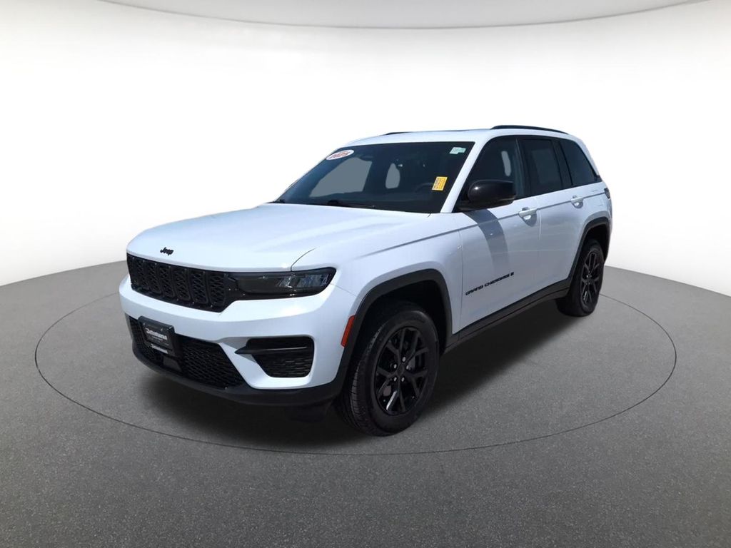 Bright White Clearcoat 2025 Jeep Grand Cherokee SUV / Crossover Four-Wheel Drive 8-Speed Automatic
