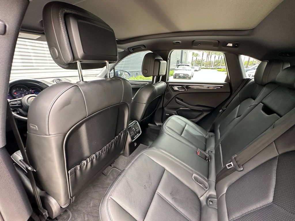 2022 Porsche Macan  29