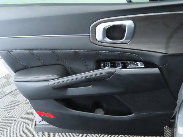 Thumbnail: 2024 Kia Sorento - 25