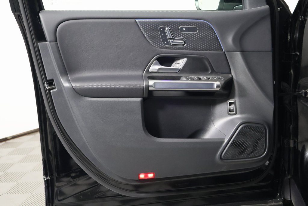 Thumbnail: 2025 Mercedes-Benz GLB - 12