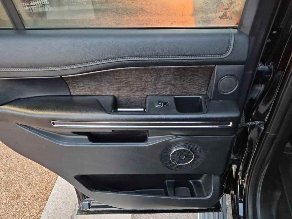 Used Car 2021 Ford Expedition  Limited For Sale Under $35,000 In Austin, Texas