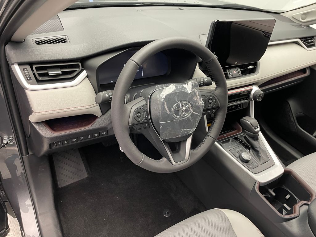 Thumbnail: 2025 Toyota RAV4 - 11