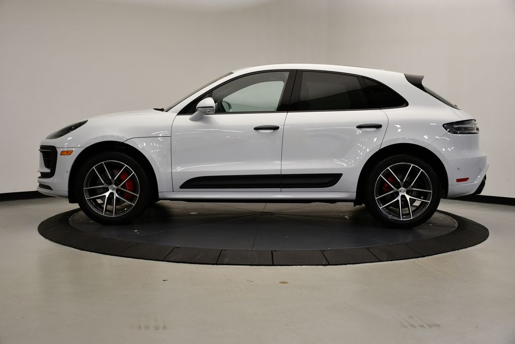 2022 Porsche Macan S 2