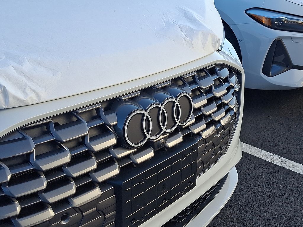 Thumbnail: 2025 Audi Q5 - 4